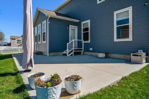 Exterior - 191 Bevan Way, Delaware, OH 43015 photo 4 of 7