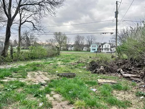 Exterior - 417 W Euclid Ave, Springfield, OH 45506 photo 3 of 3