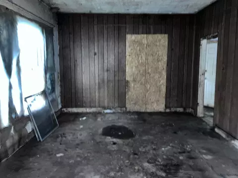Living - 417 W Euclid Ave, Springfield, OH 45506 photo 2 of 3