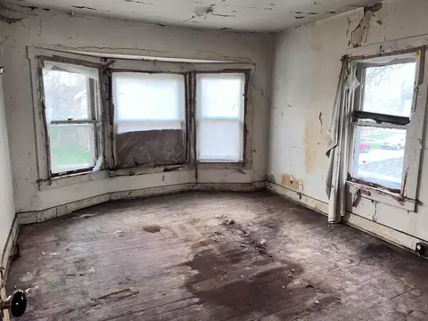Bedroom - 417 W Euclid Ave, Springfield, OH 45506 photo 2 of 4