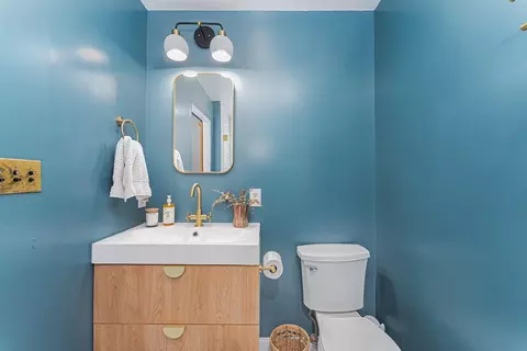 Bath - 75 E Tulane Rd, Columbus, OH 43202 photo 1 of 5