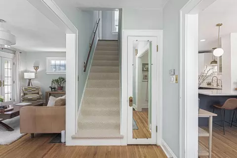 Entry Way - 75 E Tulane Rd, Columbus, OH 43202 photo 2 of 4