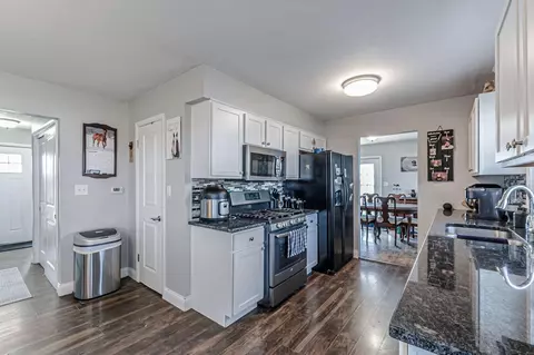 Kitchen - 6085 Selma Pike, Springfield, OH 45502 photo 2 of 4