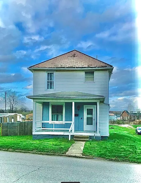 708 N Pleasant St, New Lexington, OH 43764
