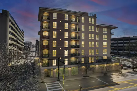 196 S Grant Ave #605, Columbus, OH 43215