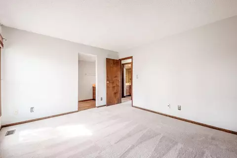 Bedroom - 6677 Willow Grove Pl E, Dublin, OH 43017 photo 3 of 6