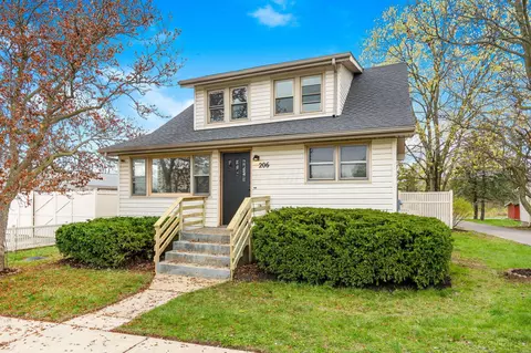 206 W Columbus St, Lithopolis, OH 43136