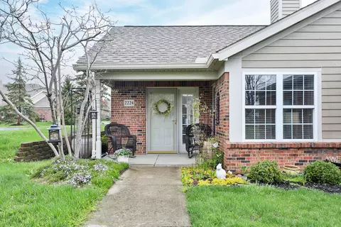 2224 Cove Lndg, Grove City, OH 43123