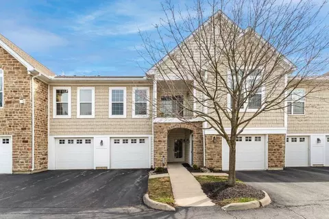5082 Calais Dr, Columbus, OH 43221