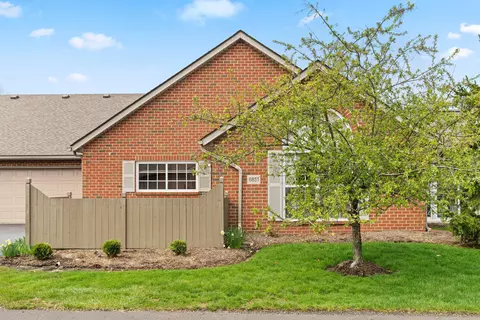 6831 Ridge Rock Dr, New Albany, OH 43054
