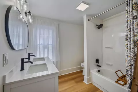 Bath - 229 Clover Ave, Marion, OH 43302 photo 1 of 2