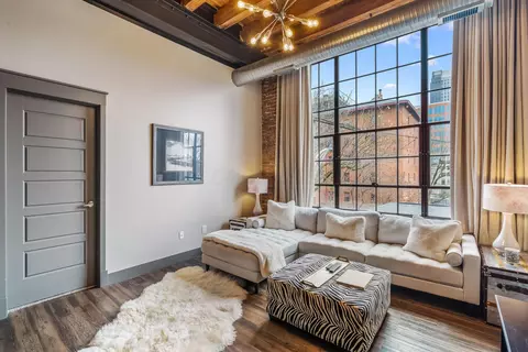 570 S Front St #207, Columbus, OH 43215