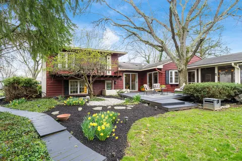 1040 Larkstone Dr, Columbus, OH 43235