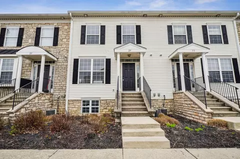 29 Green Ml, Blacklick, OH 43004