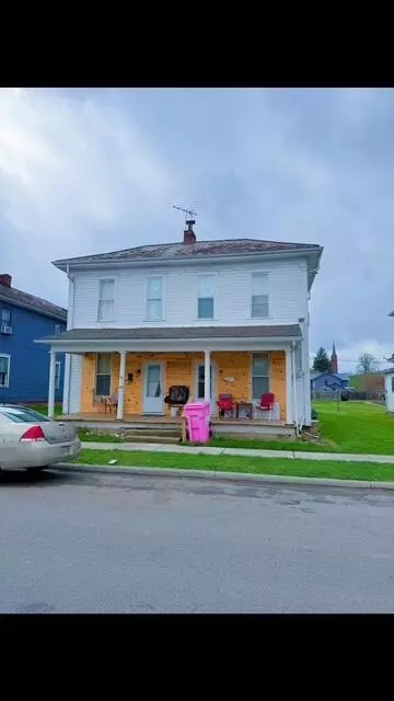 331 N Walnut St, Logan, OH 43138 photo 1