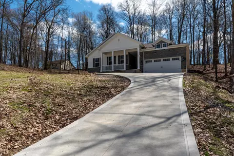 701 Grand View Dr, Howard, OH 43028