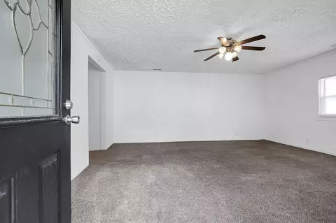 Living - 137 E Mill St #REAR, Circleville, OH 43113 photo 1 of 2