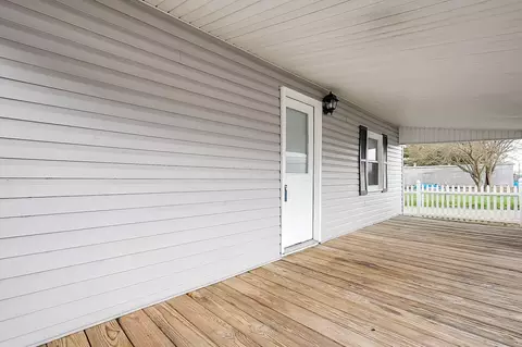 Exterior - 137 E Mill St #REAR, Circleville, OH 43113 photo 2 of 7