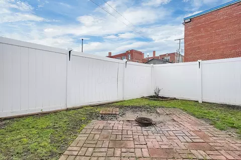 Exterior - 137 E Mill St #REAR, Circleville, OH 43113 photo 3 of 7