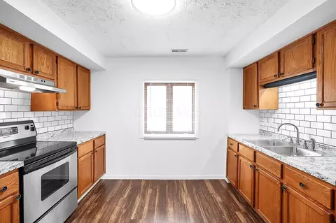 Kitchen - 137 E Mill St #REAR, Circleville, OH 43113 photo 4 of 4