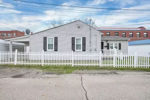 Exterior - 137 E Mill St #REAR, Circleville, OH 43113 photo 7 of 7