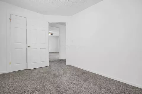 Bedroom - 137 E Mill St #REAR, Circleville, OH 43113 photo 2 of 4