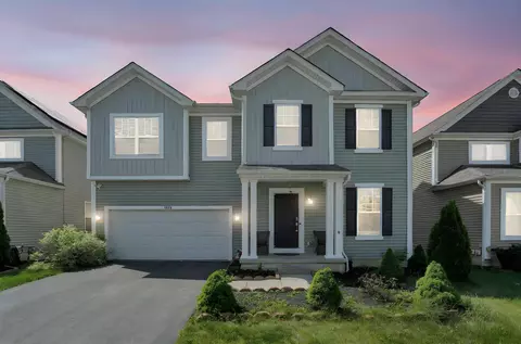 8643 Crooked Maple Dr, Blacklick, OH 43004