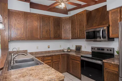 Kitchen - 7586 Dublin Rd, Dublin, OH 43017 photo 6 of 6