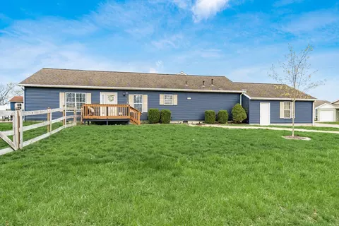 38 Parkview Ave, Commercial Point, OH 43116