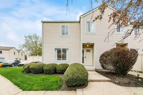 5256 Captains Ct, Columbus, OH 43220