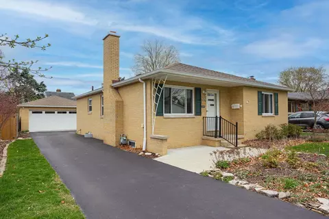 1517 Westminster Dr, Columbus, OH 43221