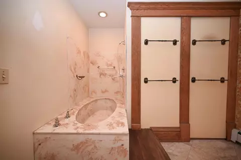 Bath - 265 S State St, Marion, OH 43302 photo 7 of 7