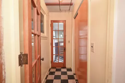 Entry Way - 265 S State St, Marion, OH 43302 photo 7 of 13