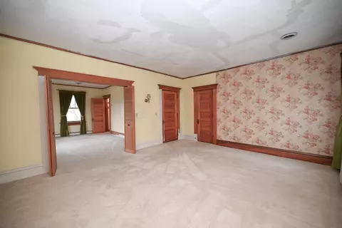 Living - 265 S State St, Marion, OH 43302 photo 10 of 11