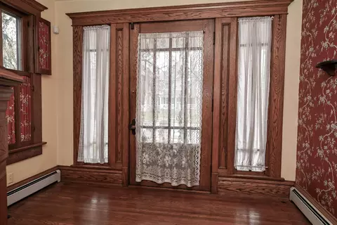 Entry Way - 265 S State St, Marion, OH 43302 photo 4 of 13