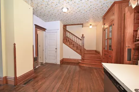 Entry Way - 265 S State St, Marion, OH 43302 photo 5 of 13