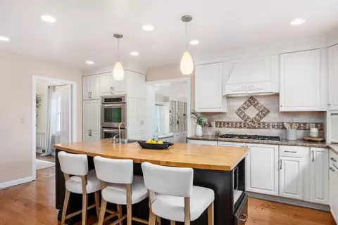 Kitchen - 2765 Fair Ave, Bexley, OH 43209 photo 2 of 5