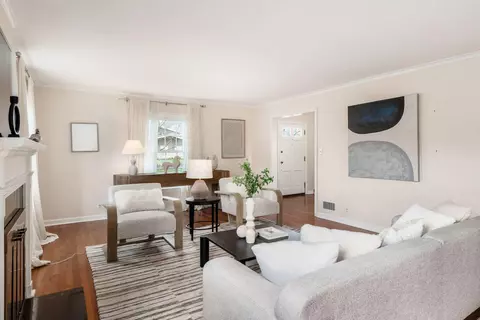 Living - 2765 Fair Ave, Bexley, OH 43209 photo 2 of 9