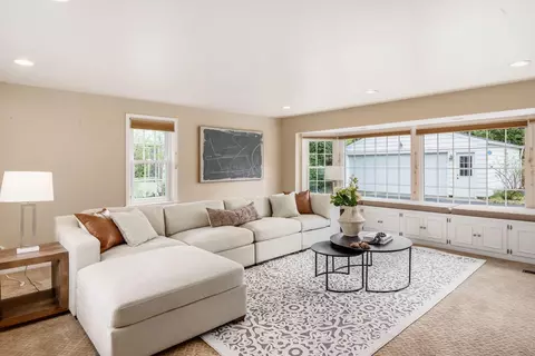 Living - 2765 Fair Ave, Bexley, OH 43209 photo 5 of 9
