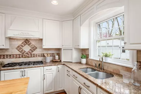 Kitchen - 2765 Fair Ave, Bexley, OH 43209 photo 4 of 5