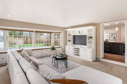 Living - 2765 Fair Ave, Bexley, OH 43209 photo 7 of 9