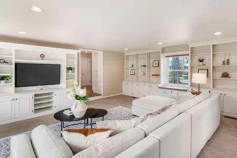 Living - 2765 Fair Ave, Bexley, OH 43209 photo 6 of 9