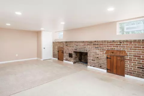 Living - 2765 Fair Ave, Bexley, OH 43209 photo 8 of 9