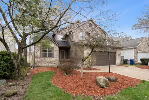 6284 Misty Cove Ln, Columbus, OH 43231