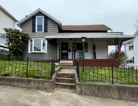 115 High St, Crooksville, OH 43731