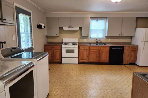 217 Washington St, Willard, OH 44890 photo 8