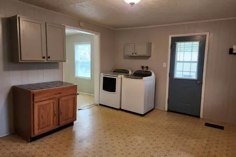 217 Washington St, Willard, OH 44890 photo 4