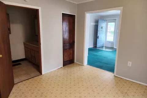 217 Washington St, Willard, OH 44890 photo 11