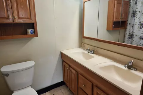 217 Washington St, Willard, OH 44890 photo 18