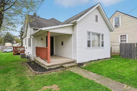 137 Hawkes Ave, Newark, OH 43055